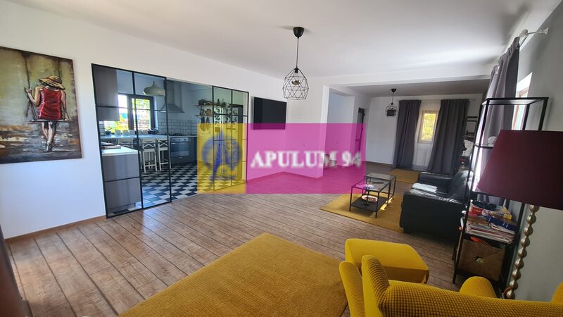 Sabareni, vila 2018, P+1+pod, curte 440 mp, aproape de padure
