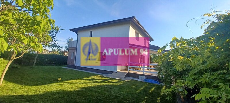 Sabareni, vila 2018, P+1+pod, curte 440 mp, aproape de padure